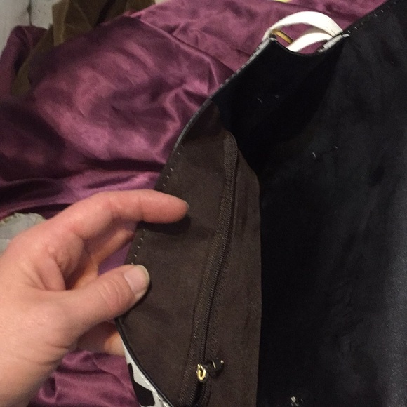 NWOT Vegan Leather Butterfly Purse Crossbody - Picture 4 of 7